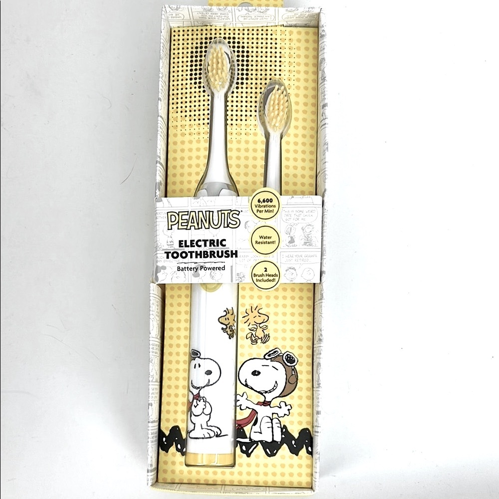 Snoopy Peanuts Electric Toothbrush Set NEW! Water Resistant 2 brush heads